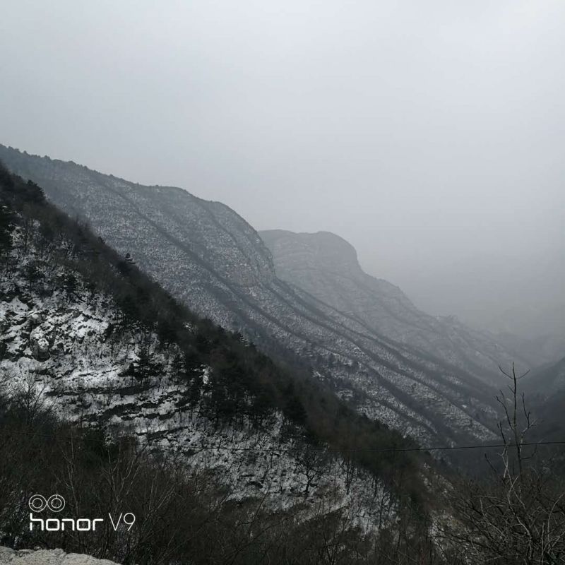 河南眾光生態(tài)新材料有限公司開工前先去登登山，而且還是雪山